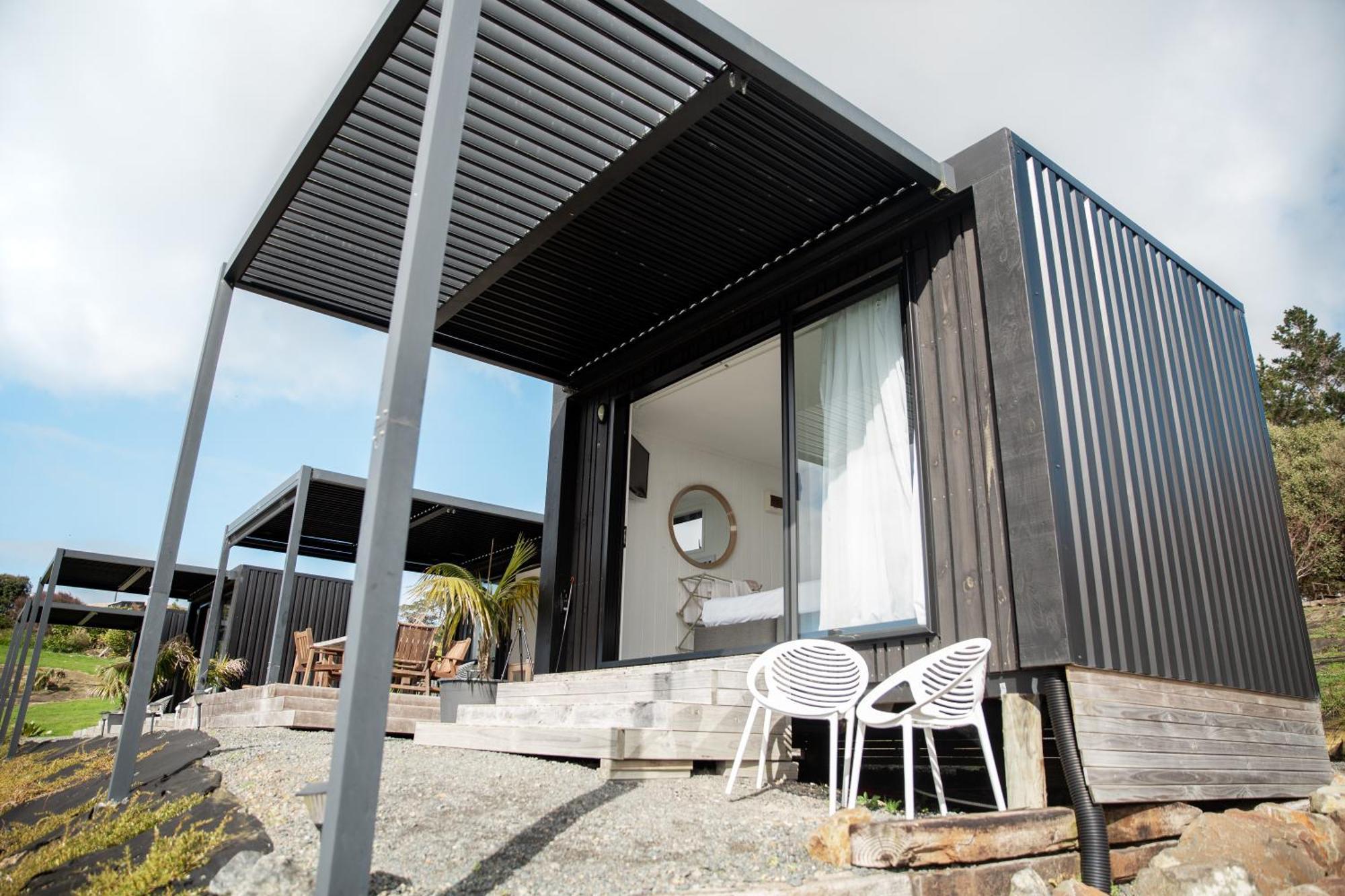 Aotearoa Surf Eco Pods Hotel Te Arai Exterior photo